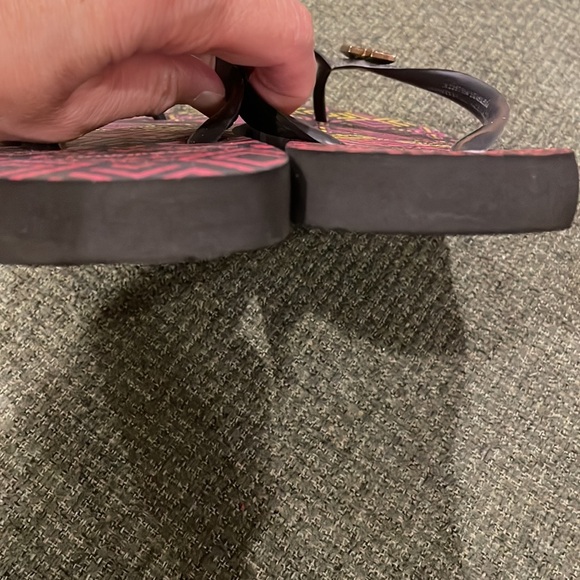 Havaianas flip flops (sz 6) - Picture 8 of 10